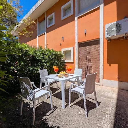 Lejlighed -cortile Privato- 2 Min Dal Mare Wifi Ac *